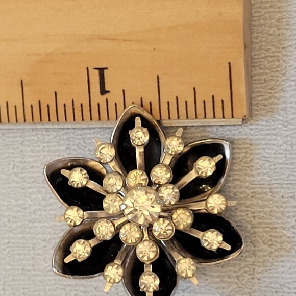 Vintage Coro Rhinestone Floral Snowflake Brooch Pin Silver Tone Black Enamel Mid - Picture 5 of 5